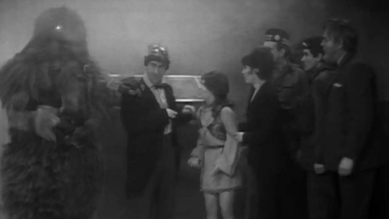 The Web of Fear (6)
