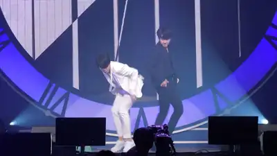 [DELETED] BTS PROM PARTY : UNIT STAGE - Black or White