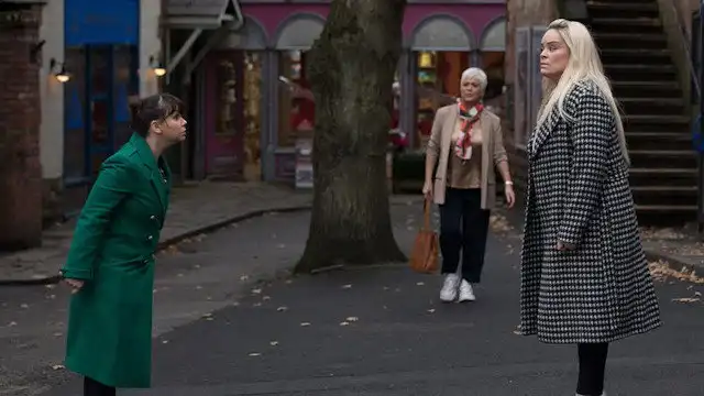#Hollyoaks