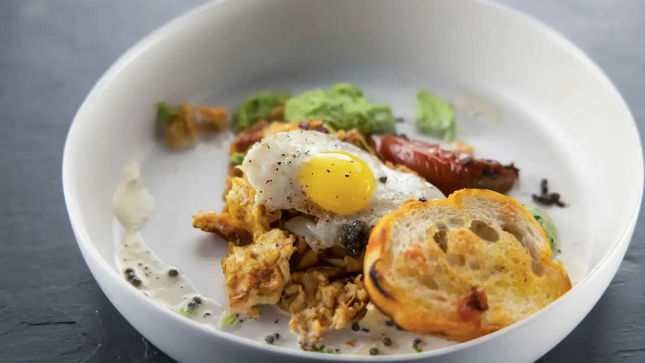 Eggscuse Me