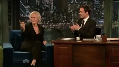 Glenn Close, Kristen Wiig, Gomez