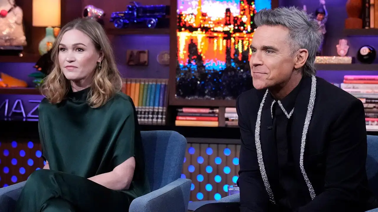 Robbie Williams, Julia Stiles
