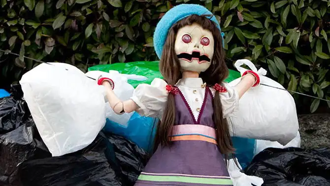 The P's Game/The Doll Has Sticky Fingers