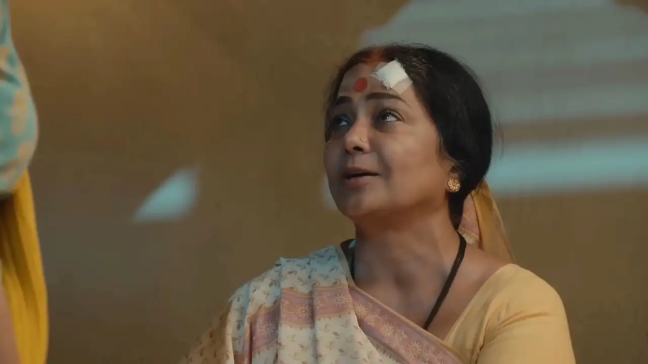 Siddhu uses an excuse to see Sneha