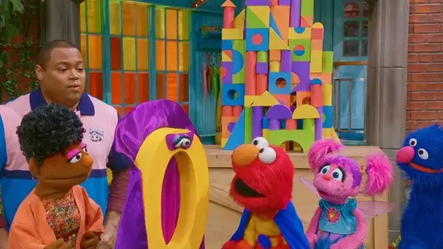 Elmo Helps the Amazing Zero!