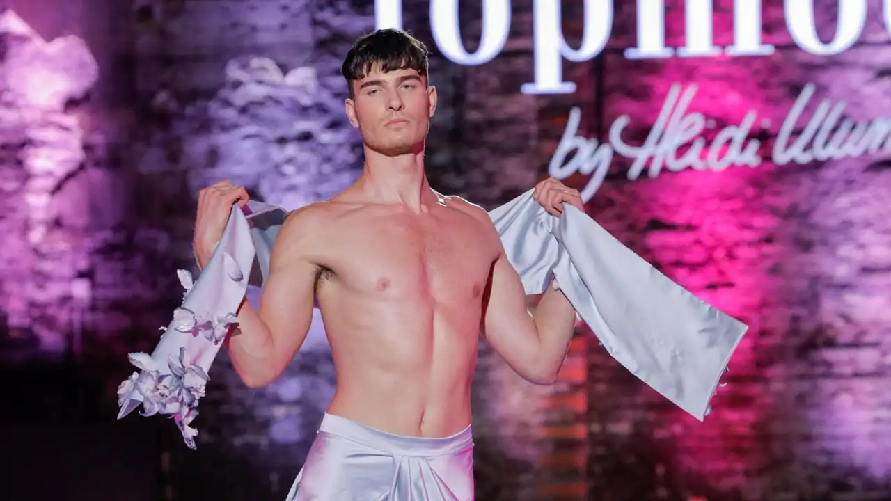 The First Fashion Show: Between Glamor and Tears