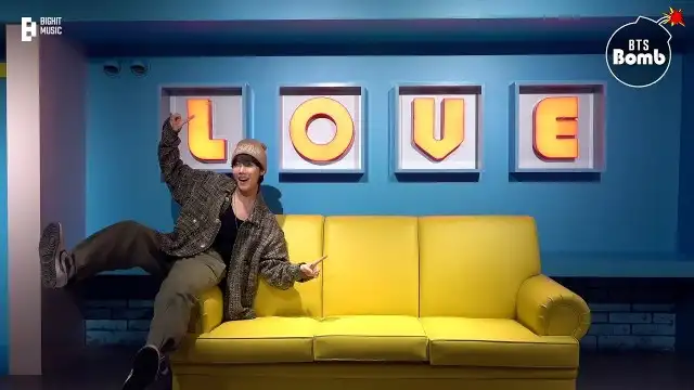 j-hope’s Visit to 2022 BTS EXHIBITION: Proof in Tokyo - BTS (방탄소년단)