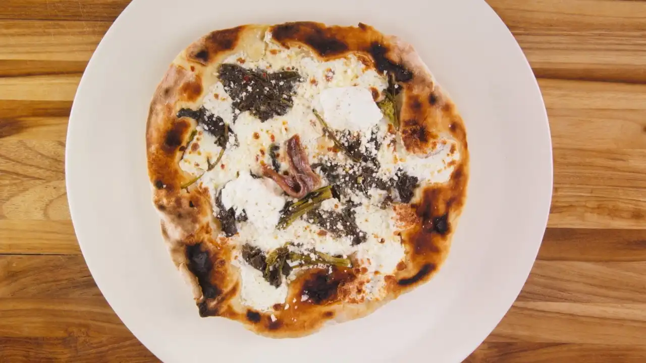 Lindon Bread Pizza - A Lord of the Rings Inspired Meal
