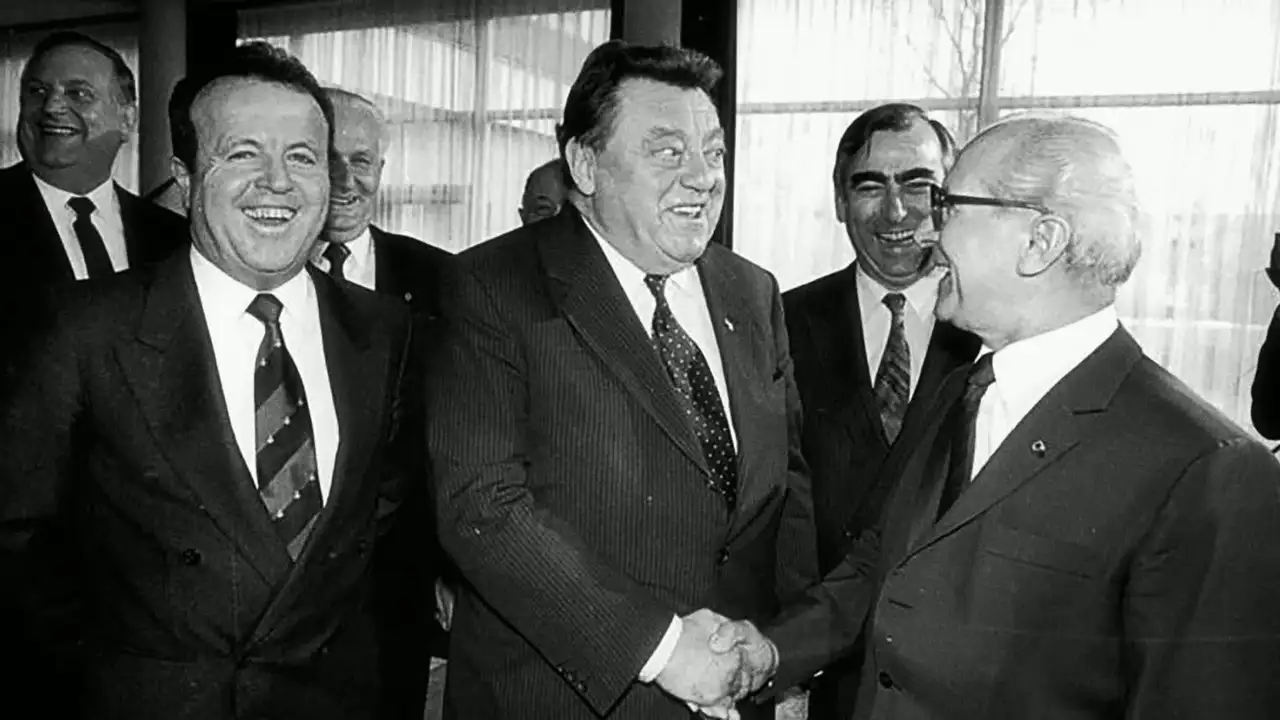 Comrades & Cash – How Money Found Its Way Through the Iron Curtain