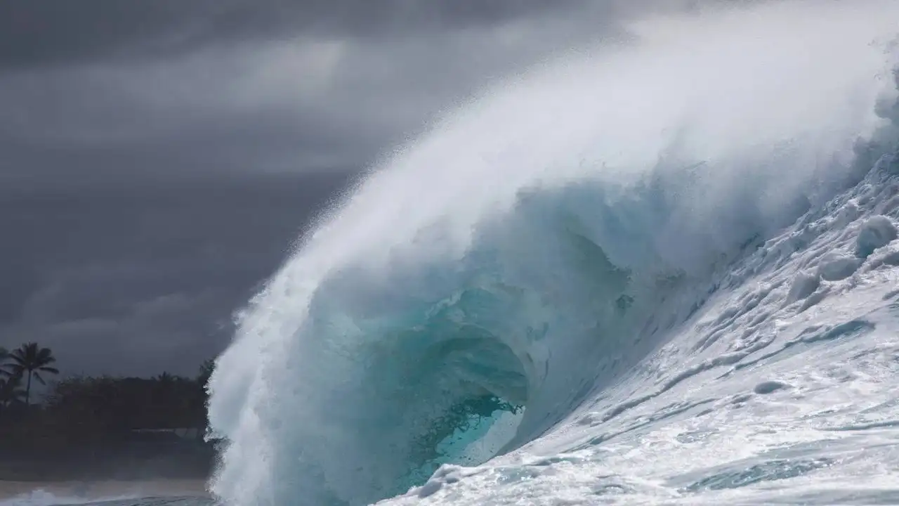 Le gigantesche onde degli tsunami