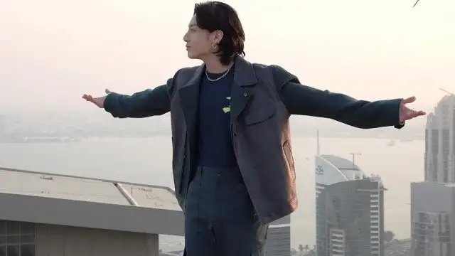 정국 (Jung Kook) FIFA World Cup 2022 Soundtrack ‘Dreamers’ MV Shoot Sketch - BTS (방탄소년단)