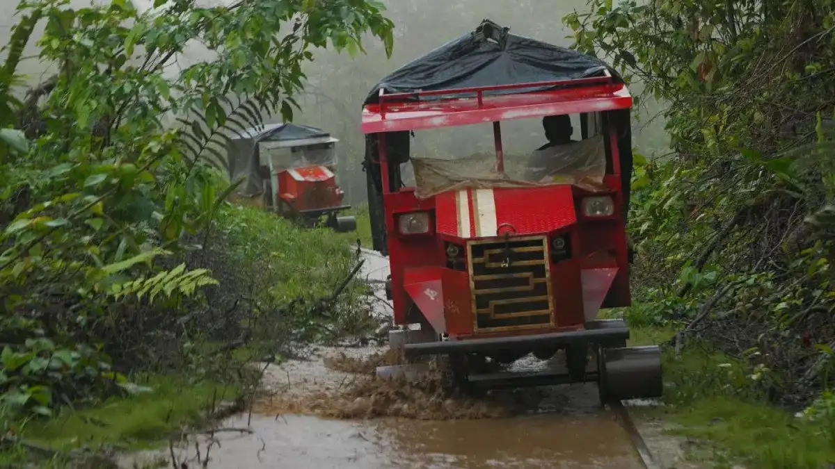 Ecuador, fear on the rails