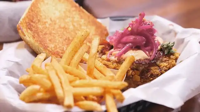Triple D Nation: Island-Inspired Eats