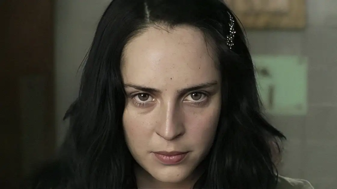 Mónica, Acorralada