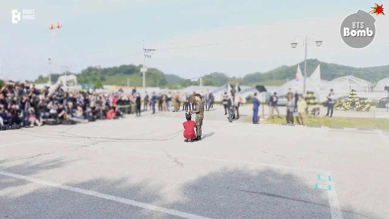 j-hope Reunites with Jin at the Discharge Ceremony!
