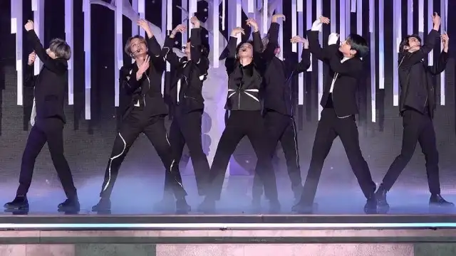 ‪'Black Swan' Stage CAM (BTS focus) @ 200301 Inkigayo‬