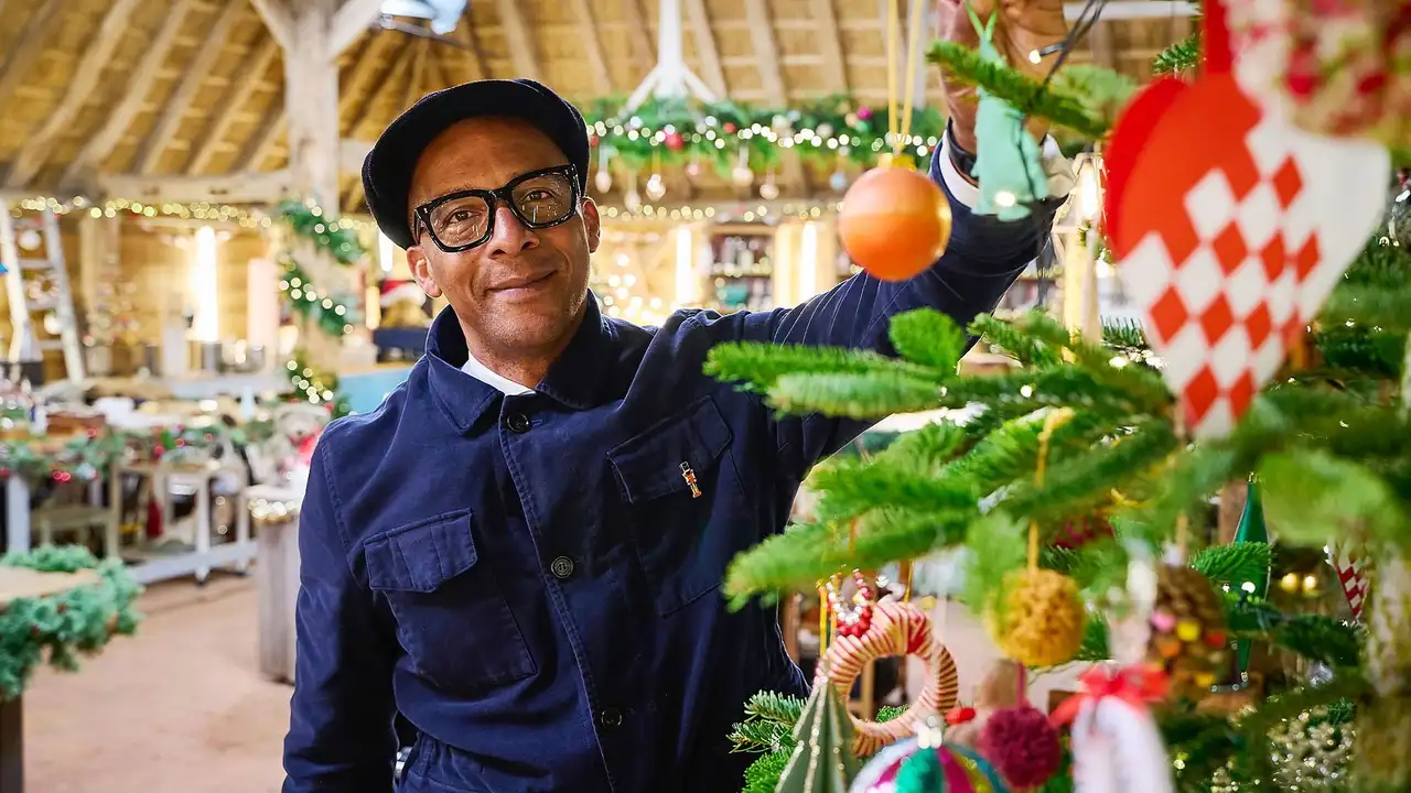 The Repair Shop at Christmas 2022