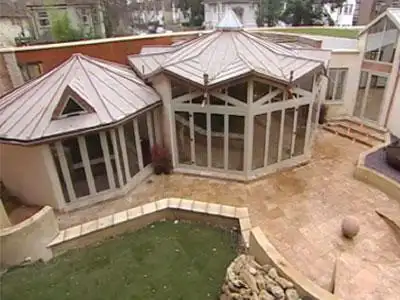 Oxford: The Decagon House