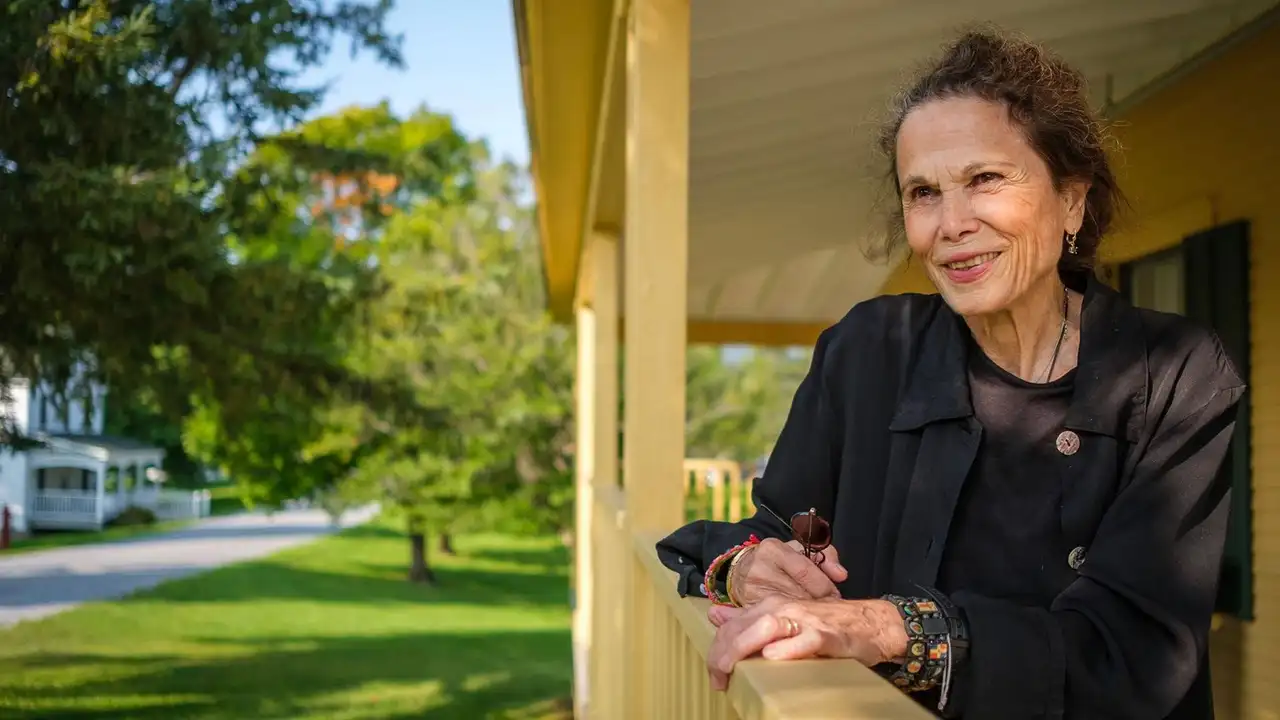Julia Alvarez: A Life Reimagined