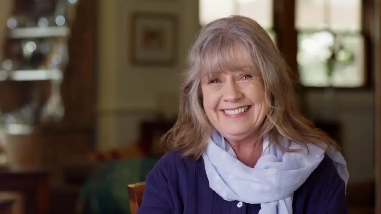 Noni Hazlehurst