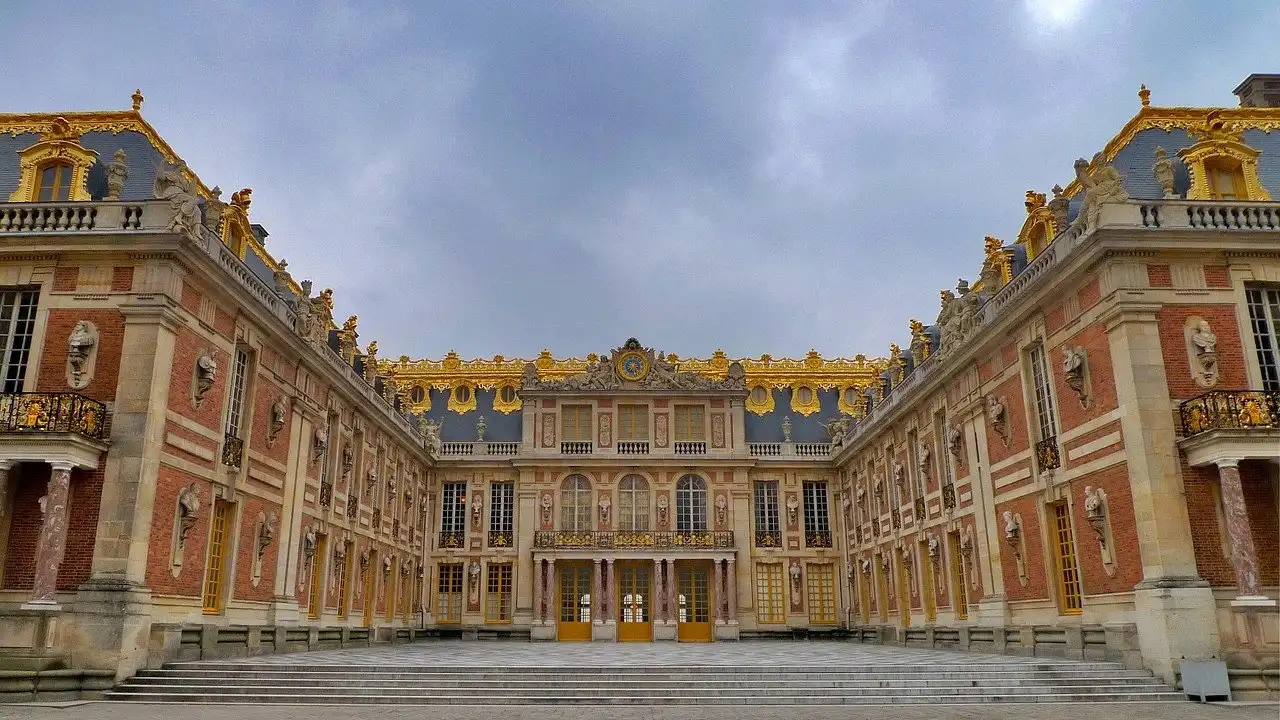 Versailles - A Day in the Life of a King