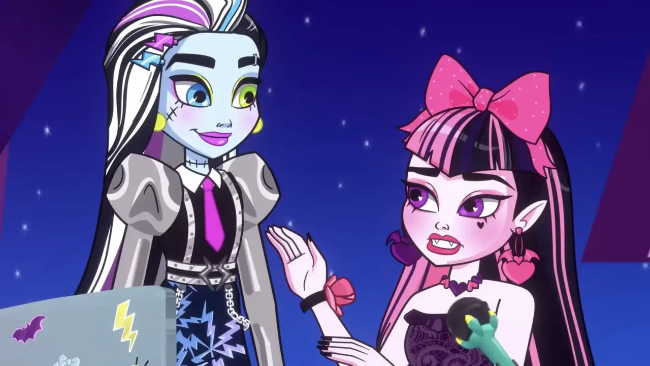 Cleo & Clawdeen Get Hypnotized!