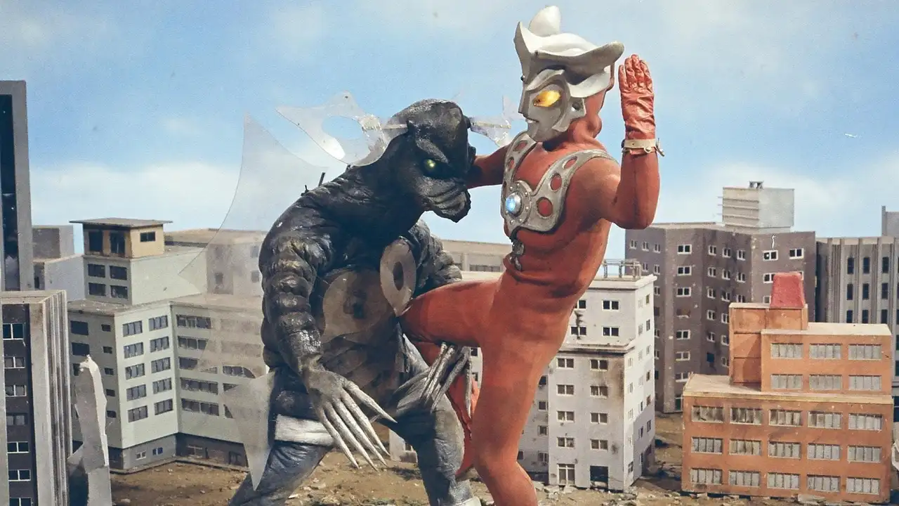 Huge Explosion! A Desperate Couple of Aliens
