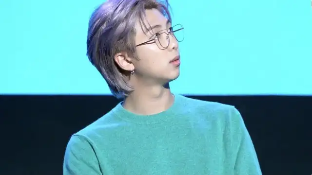 Which Glasses Should RM Wear?
