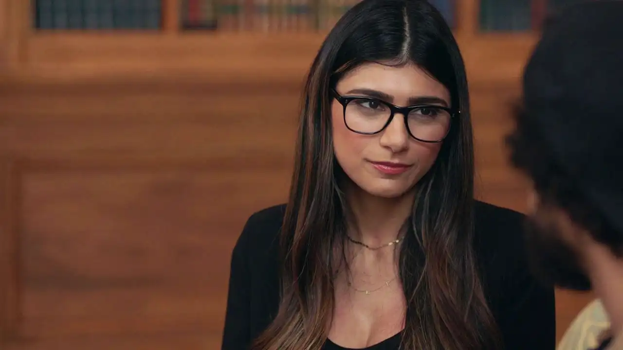 Miakhalifa.mov