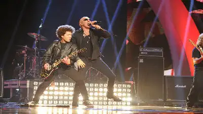 12 Semi-Final acts perform (2)
