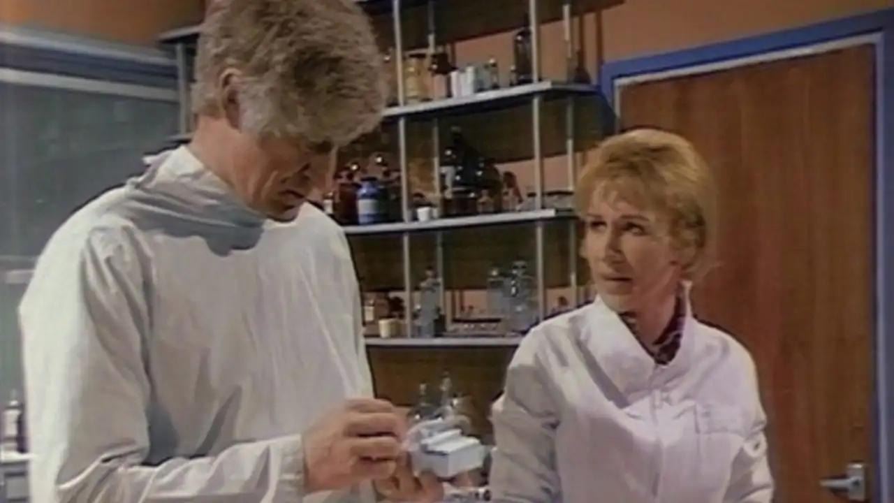 Doctor Who and the Silurians (6)