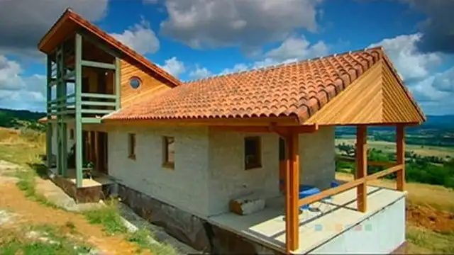 Revisited - Lot: House From Straw