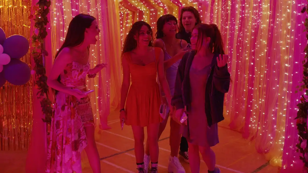 Friends Can Dance