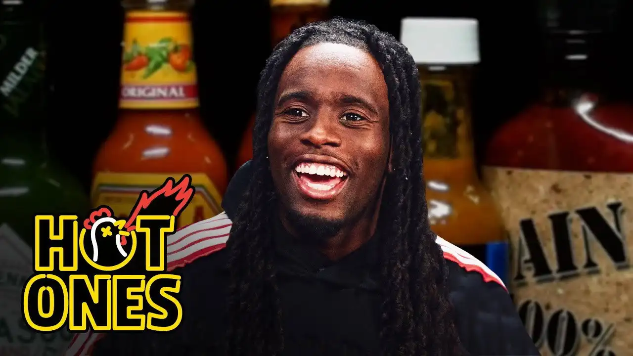 Kai Cenat Calls Sean a Liar While Eating Spicy Wings
