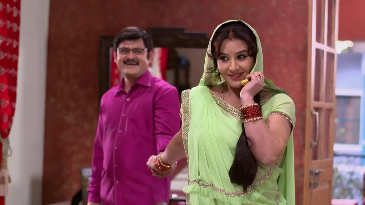 Manmohan Tries Spending Time With Anita