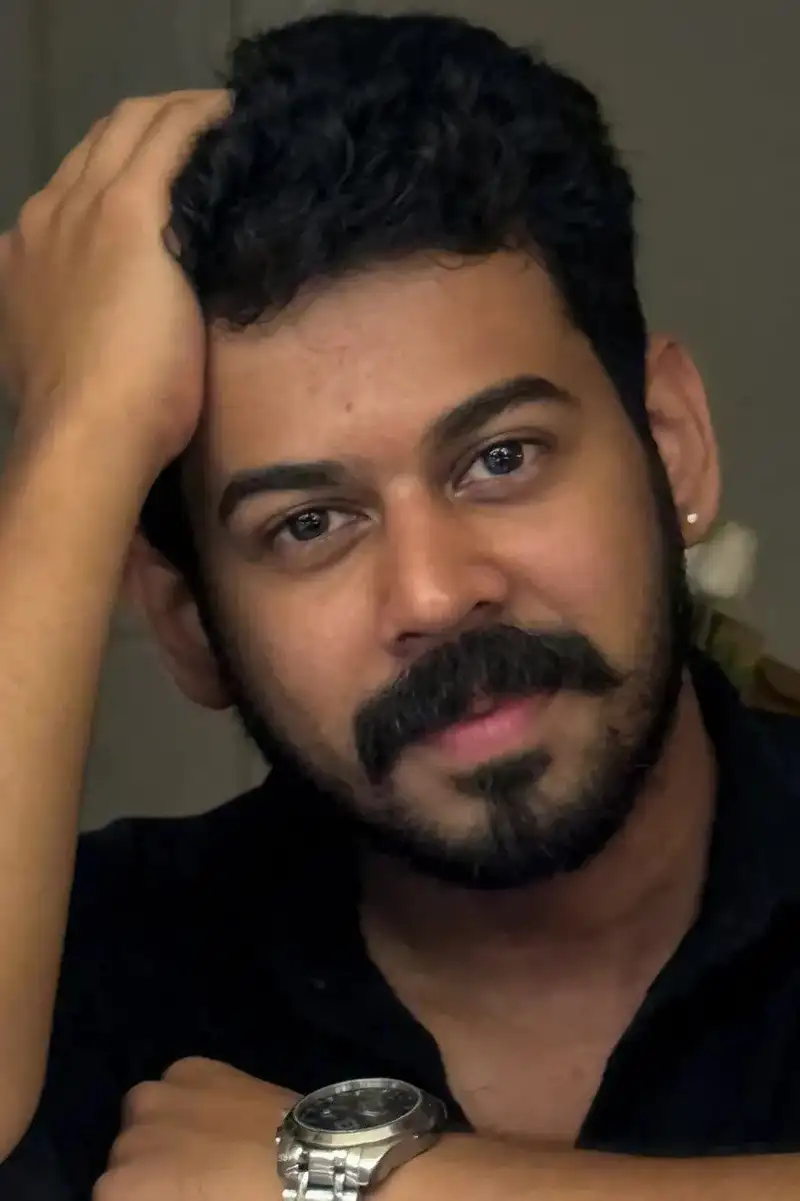 Devaraj T R