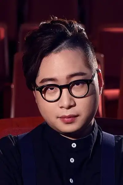Chang-Young Hwang