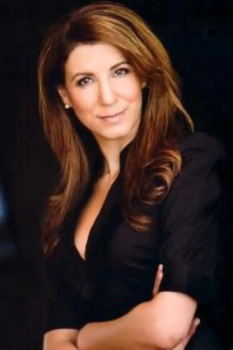 Debora Bastos