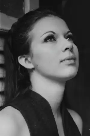 Neila Tavares