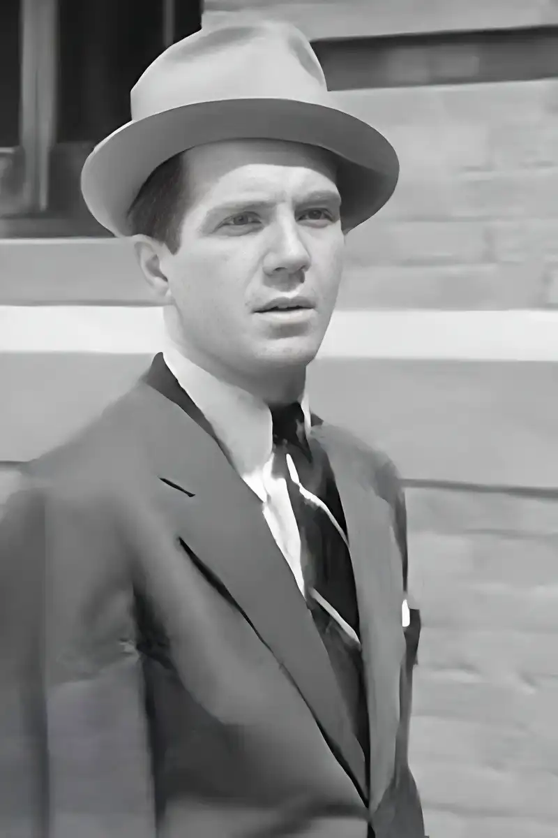 Cully Richards