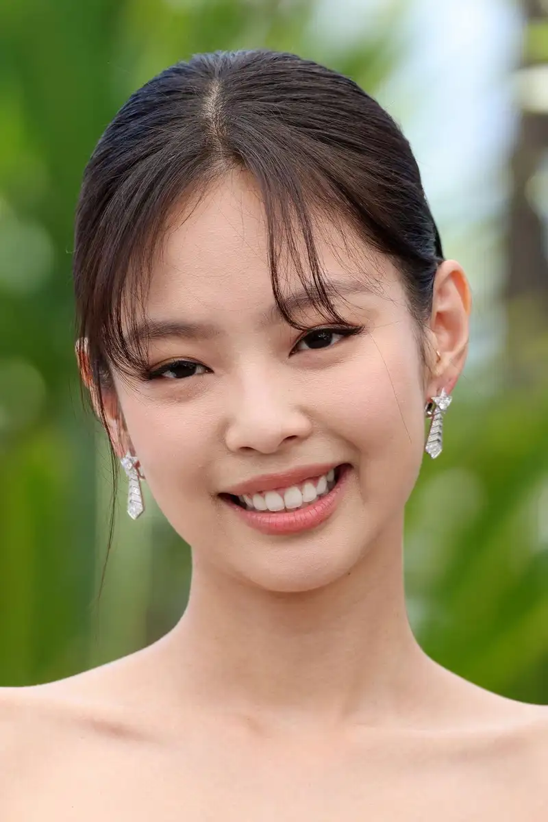 JENNIE