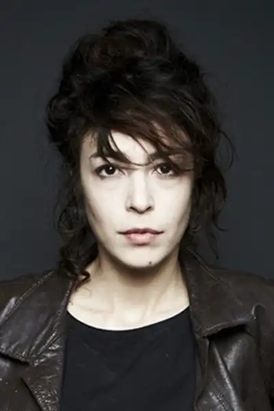 Adrienne Pauly