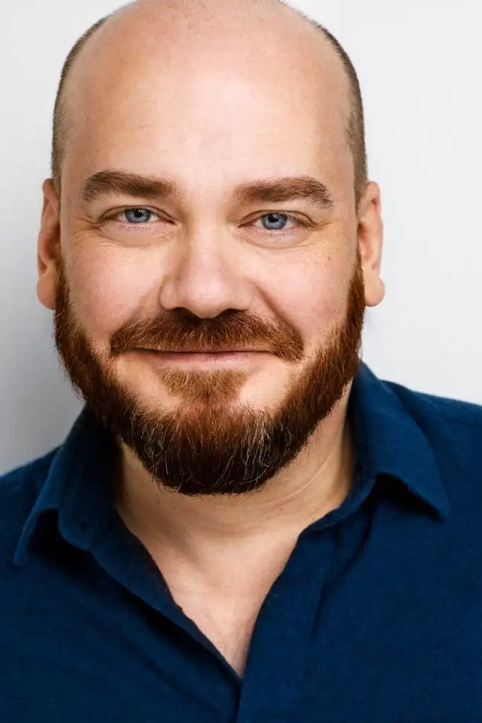 Aaron Phillips