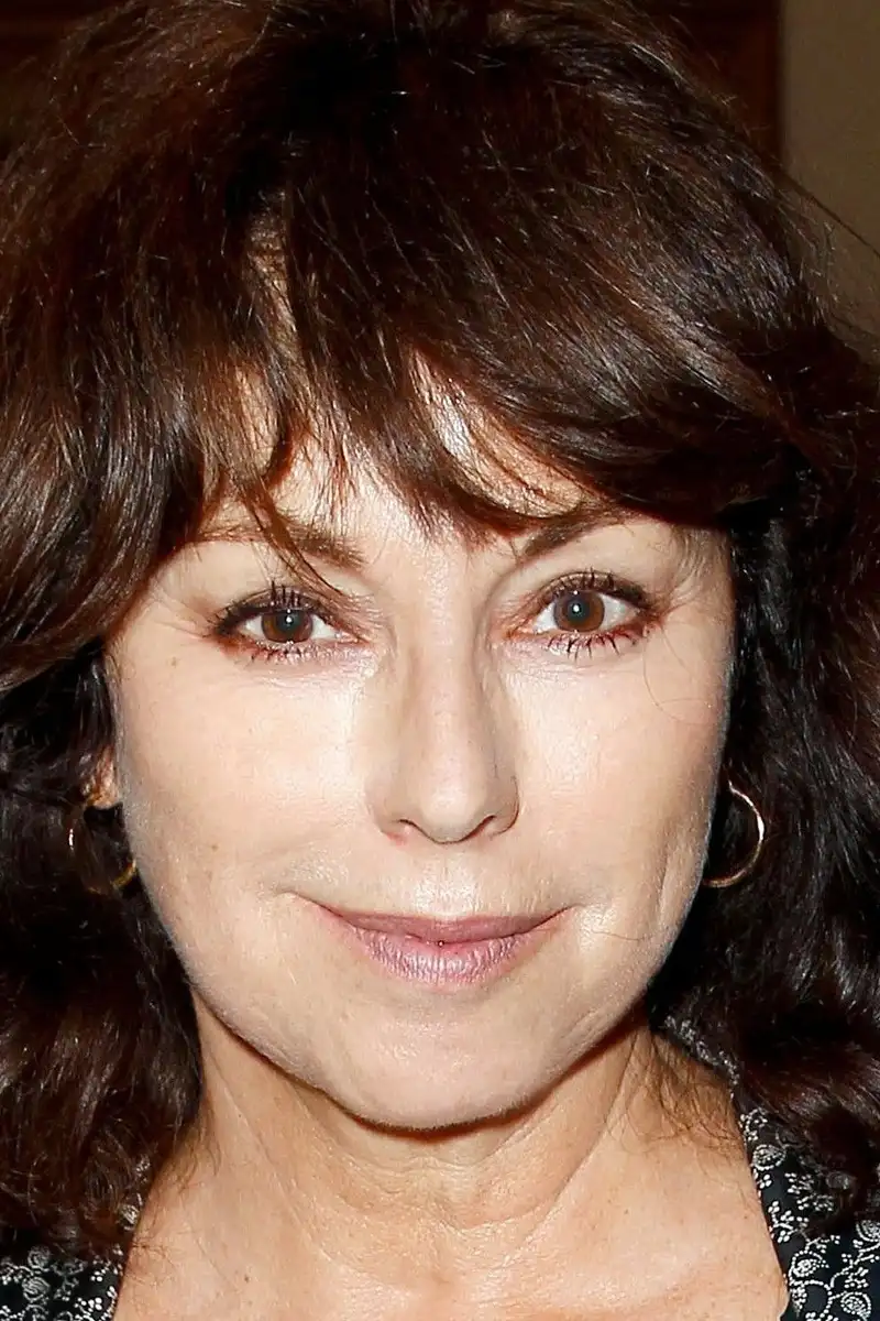 Julie Arnold