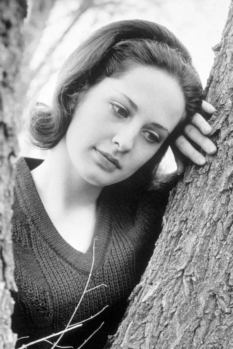 Mary Linda Rapelye