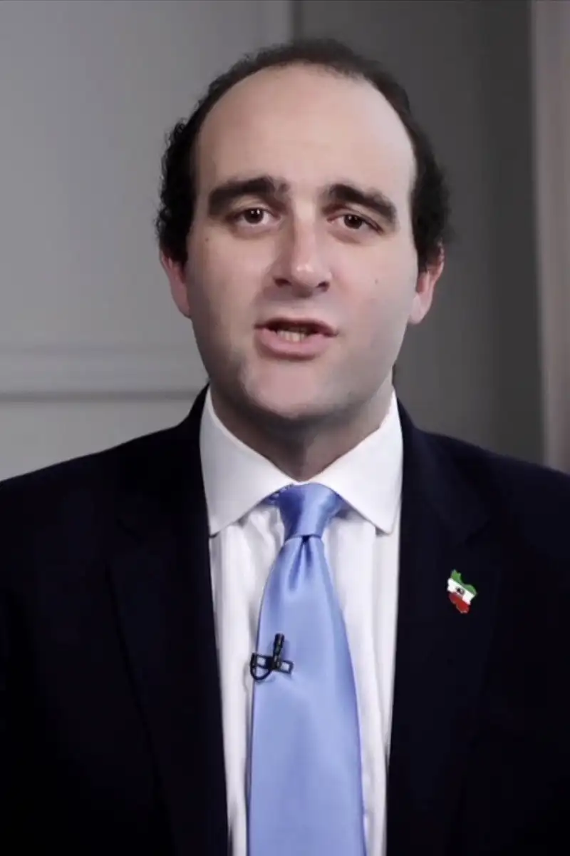 Cameron Khansarinia