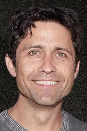 Byron Thames