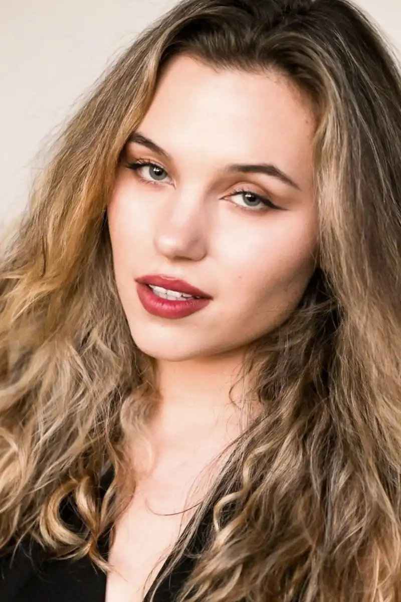 Victoria Grace