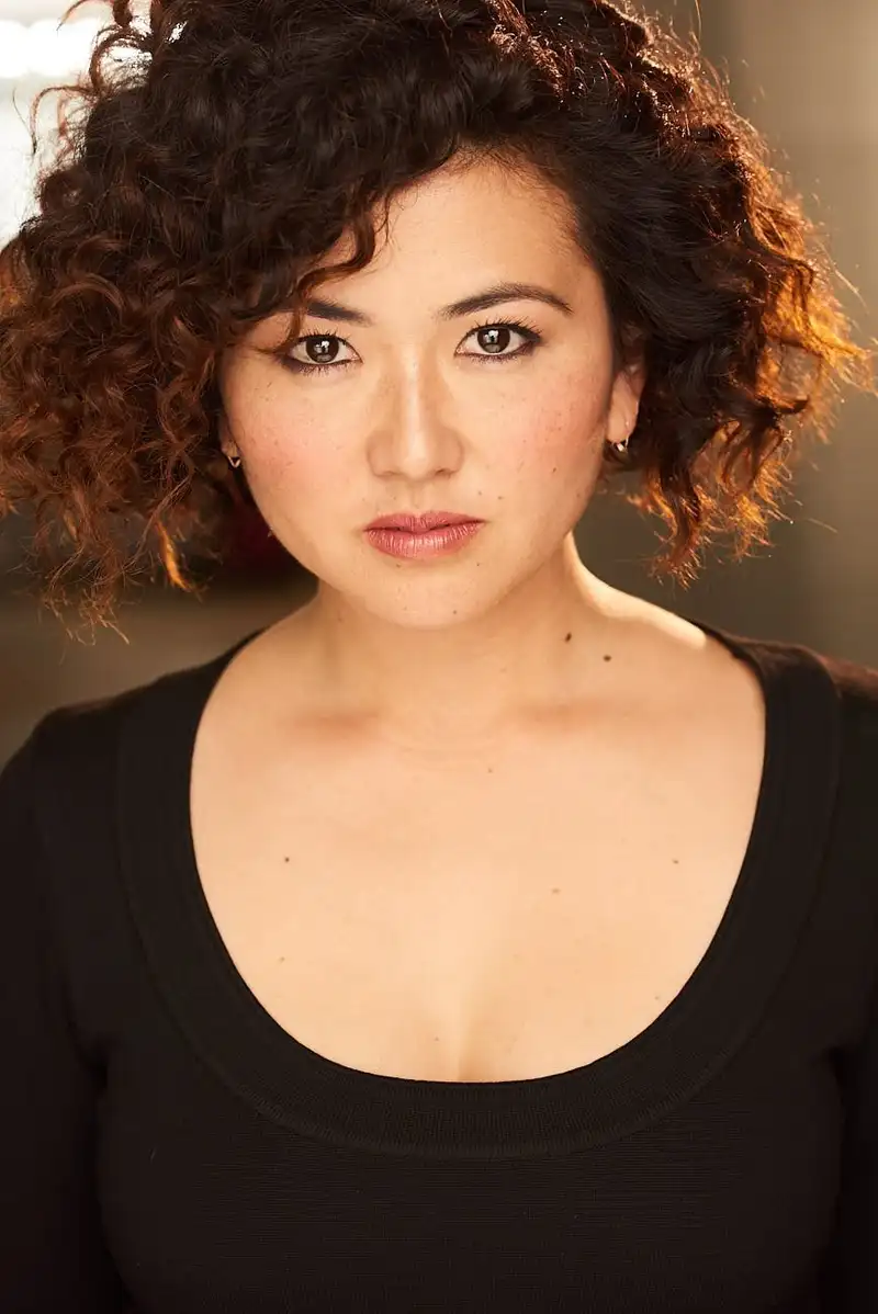 Lisa Sanaye Dring