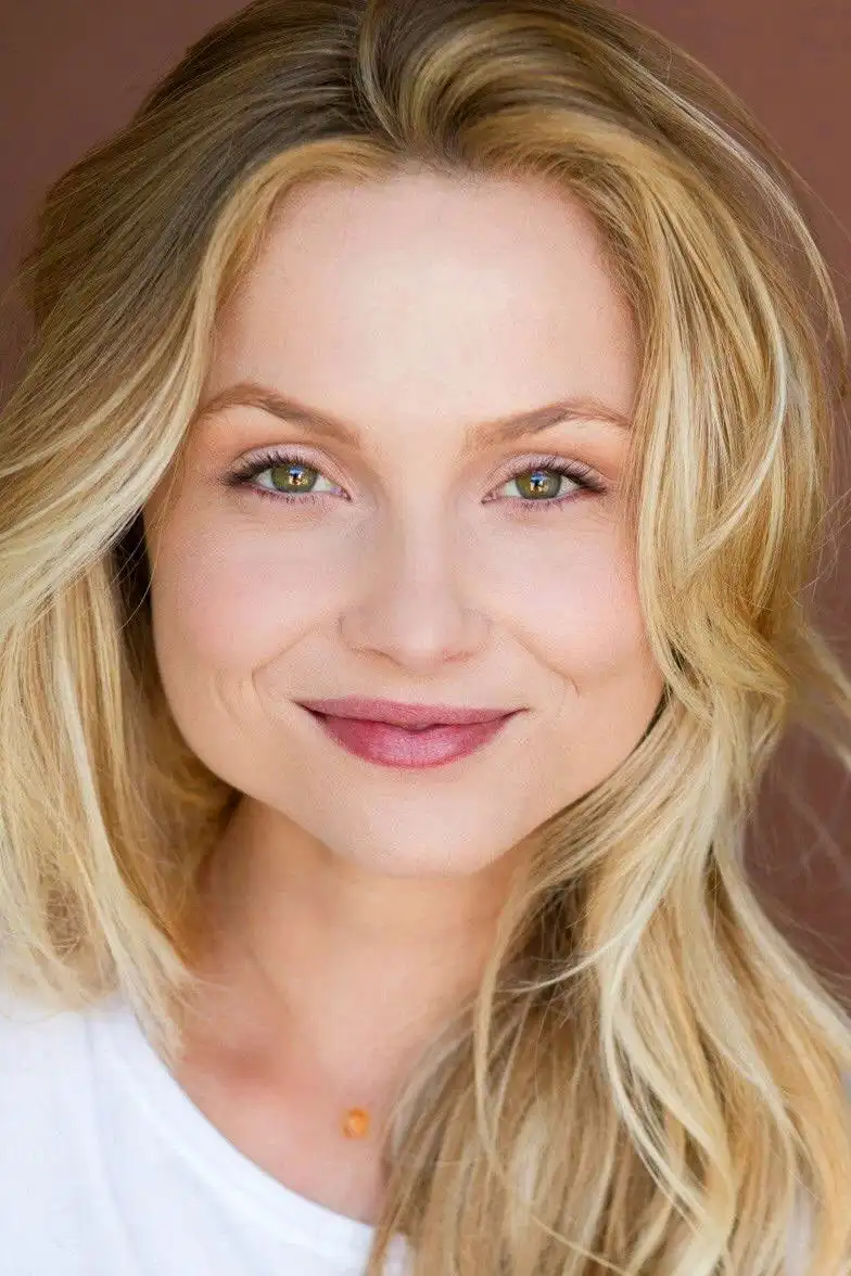 Kristi Lauren